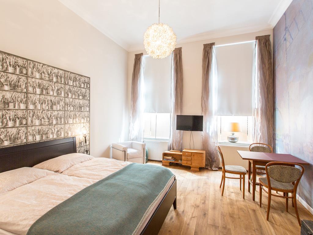 Designappartement Vienna Paintings Rum bild
